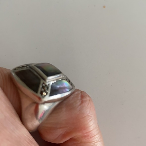 Ring - Picture 2 of 4